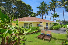 Melemele Kapaa Cottage 1 Block to Beach!